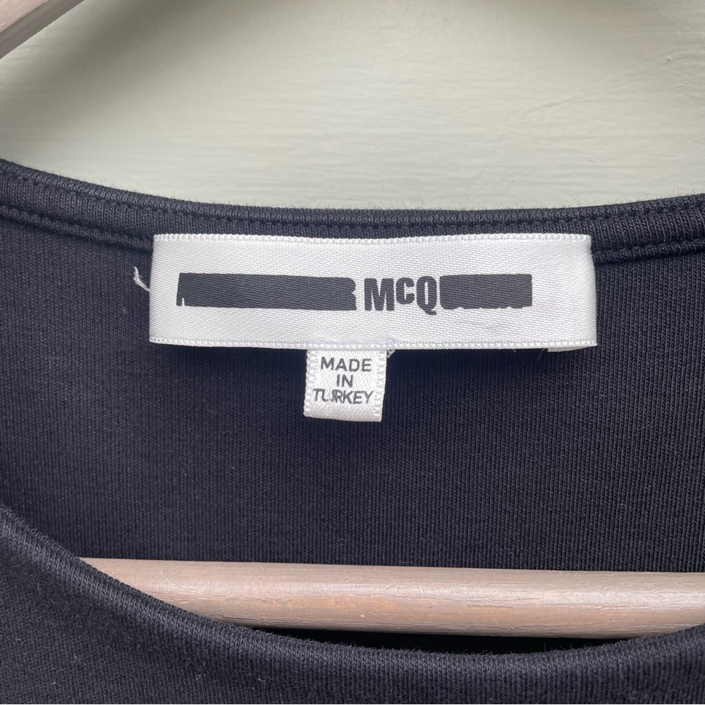 MCQ by Alexander McQueen Black Sleeveless Fitted Logo Dress Small - Picture 5 of 6